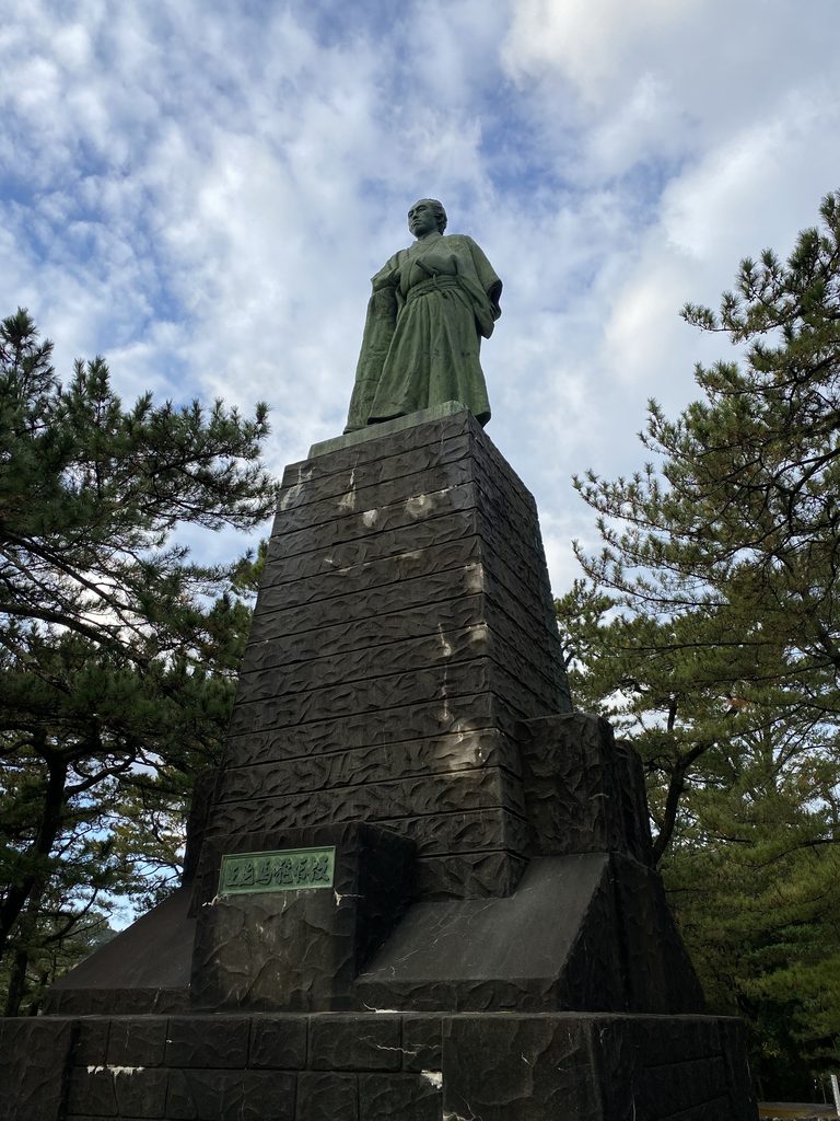 高知県桂浜の坂本龍馬像