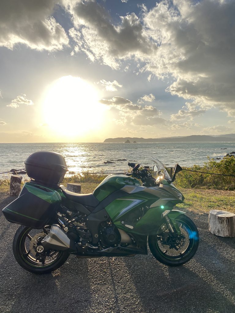 高知県のサニーロードから見た夕日