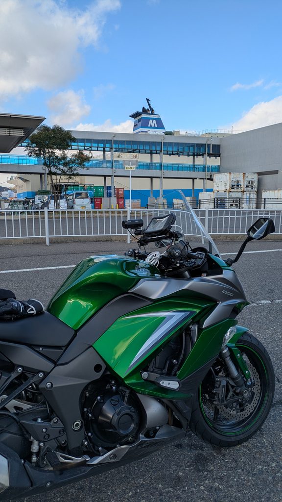 鹿児島新港とフェリー