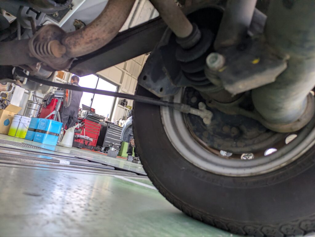 アクティのユーザー車検で指摘されたダストブーツ破れ