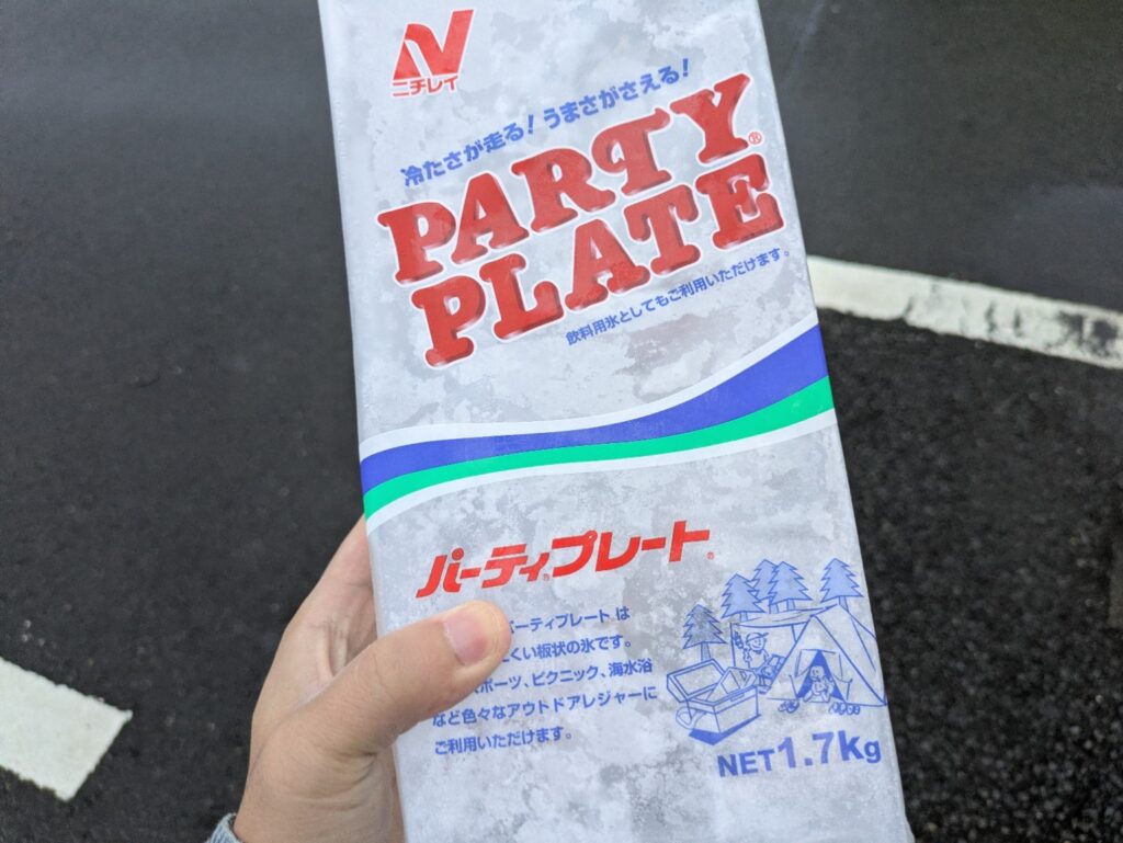 アジングで釣った魚を持ち帰るために購入した板氷