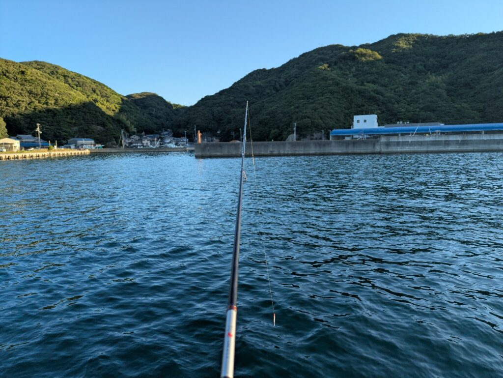 強風の中でアジングをしている新しい漁港のポイント